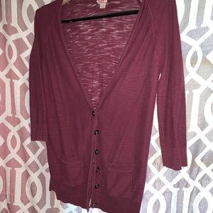 Long ¾ sleeve cardigan.